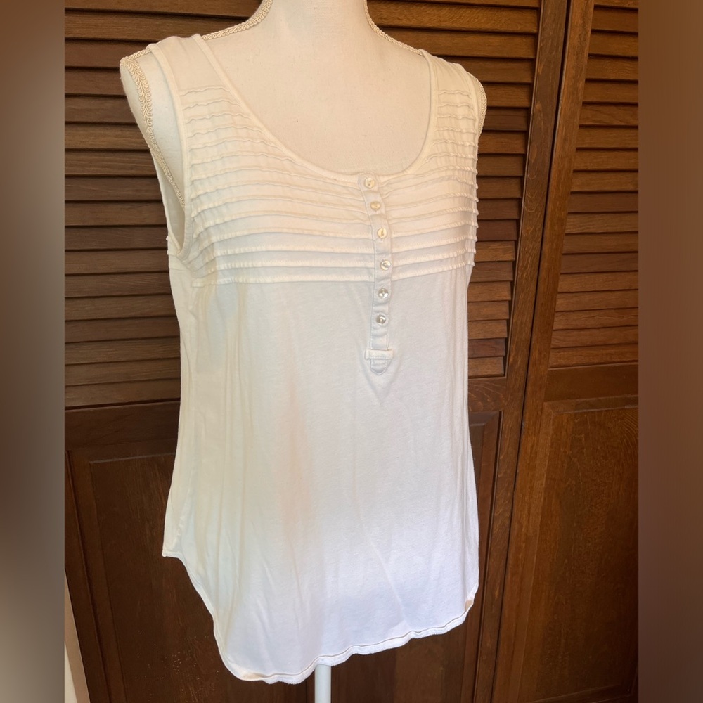 🩷3/$15  Style & Co. White Sleeveless Top size M